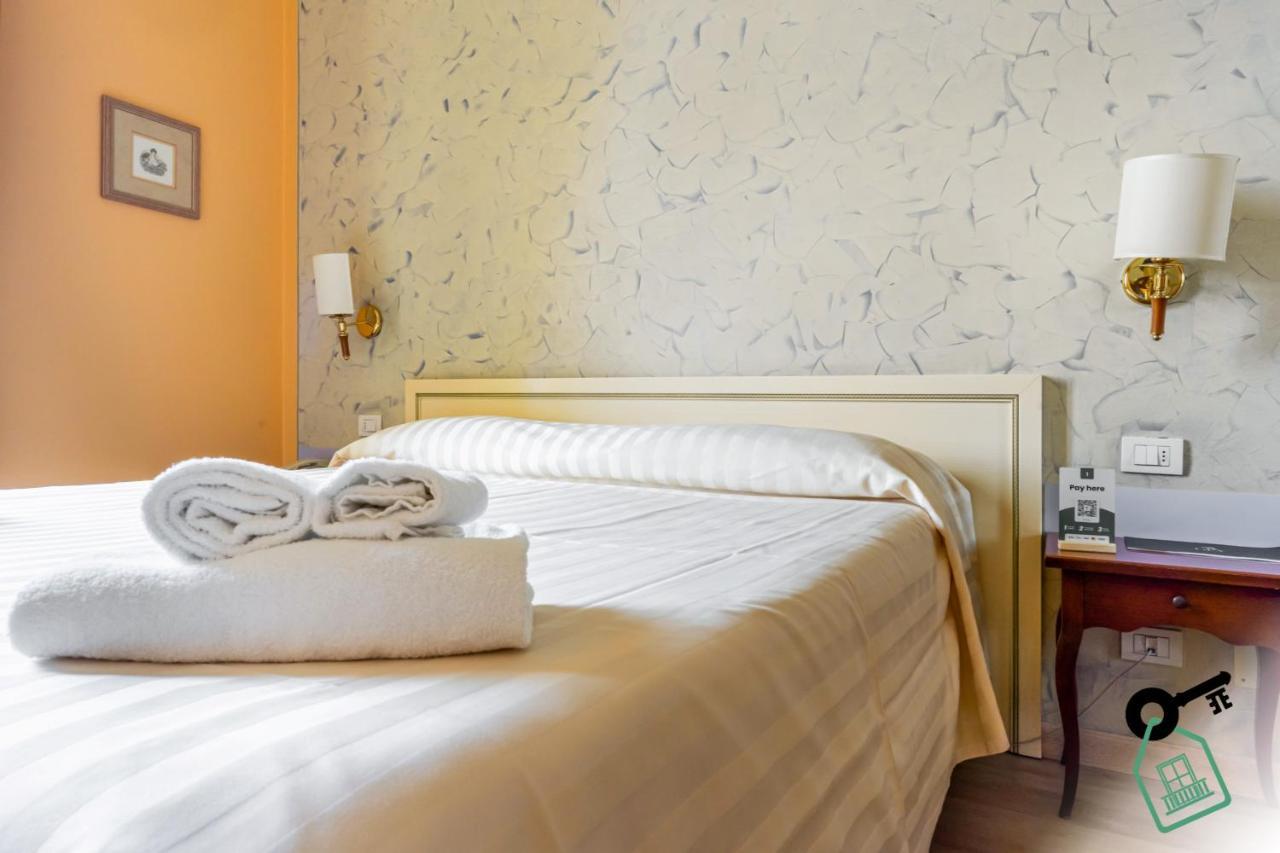 Hotel Rooms Lago Maggiore 韦尔巴尼亚 外观 照片