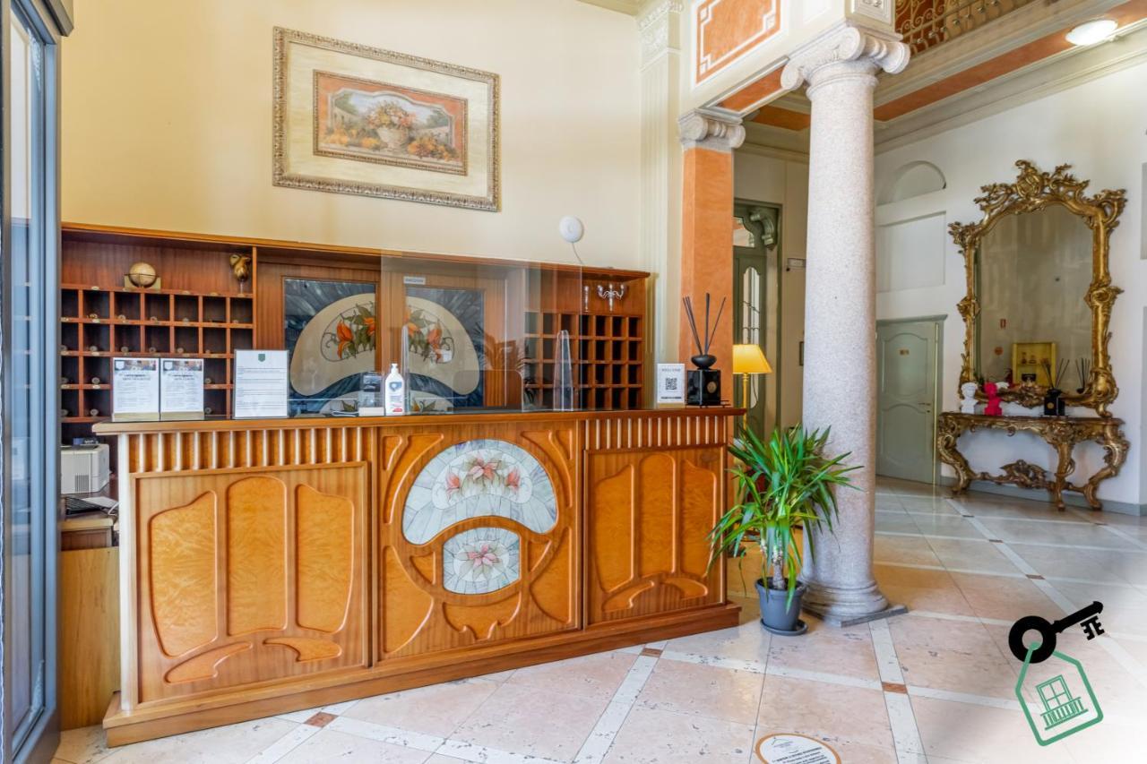 Hotel Rooms Lago Maggiore 韦尔巴尼亚 外观 照片